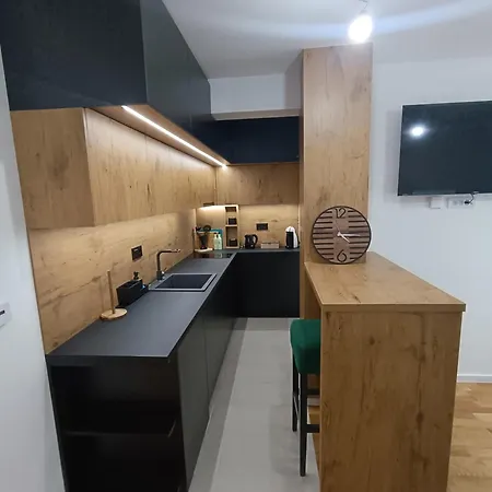 Stan Na Dan Nina - Centar * Pale