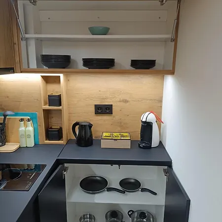 Nina Super - Apartment Pale